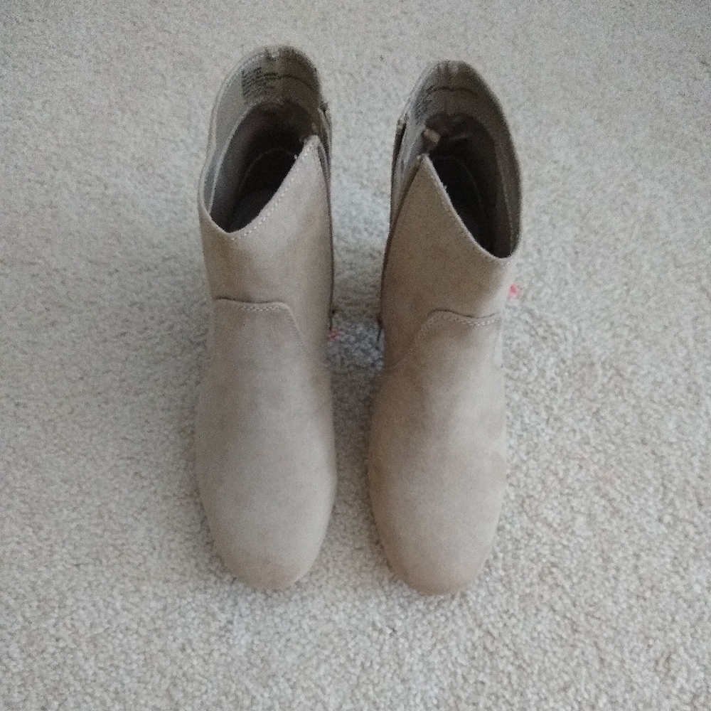 Express camel khaki booties